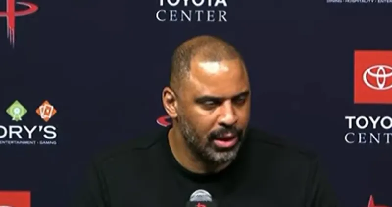 乌度卡谈失误多：对手没做什么特别的，是我们自己在送分